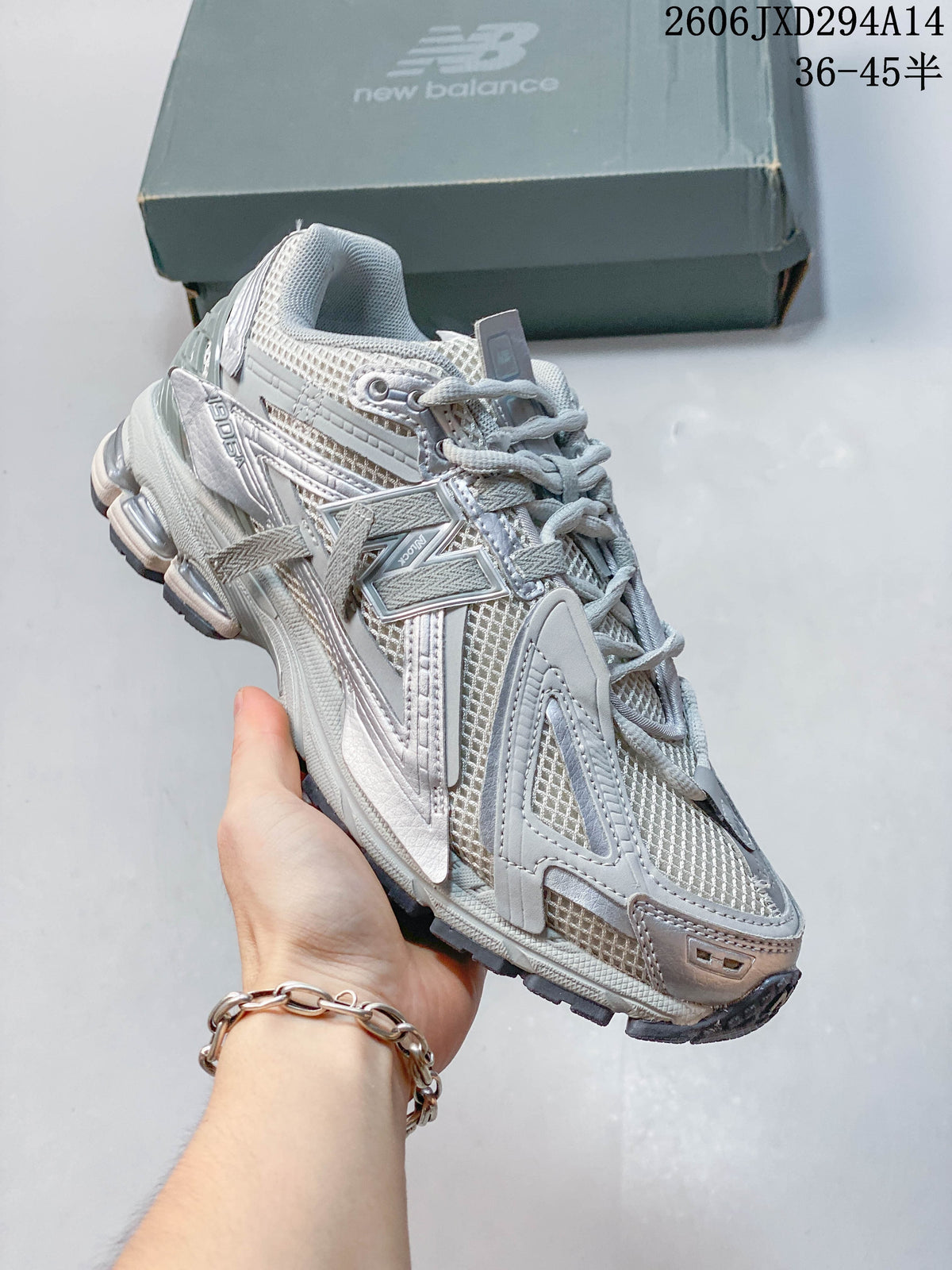 New Balance 1906 Sneakers in Silver Grey