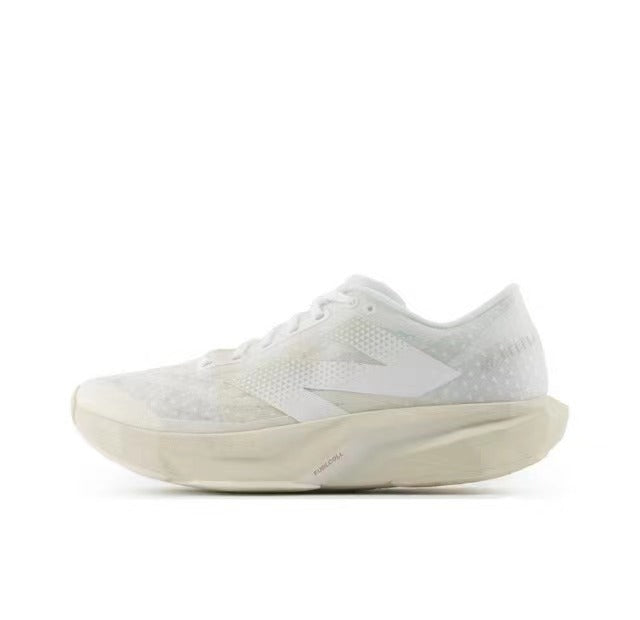 Nike MFCXLJ4 White Running Shoes