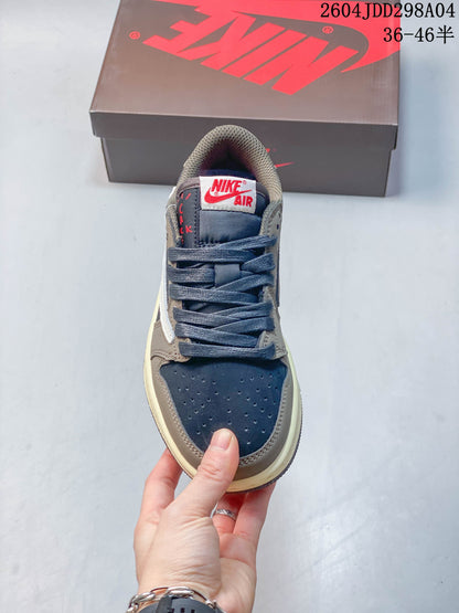 Jordan 1 Low Travis Scott Mocha Sneakers