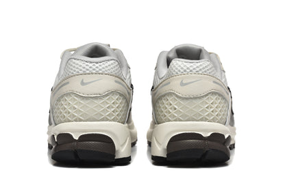 Nike Zoom Vomero 5 Sneakers in Cream and Silver