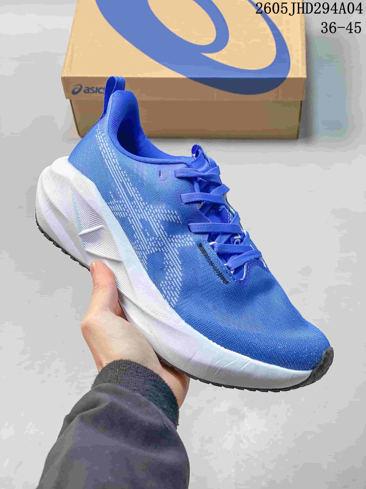 ASICS NOVABLAST 5 LE Running Shoes 1011B974-031