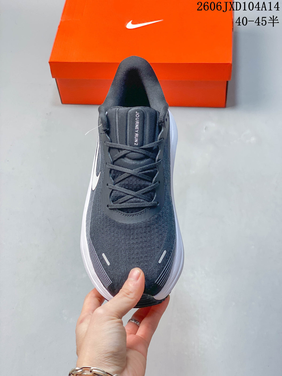 Nike Journey Run 2 Running Shoes in Gray and White