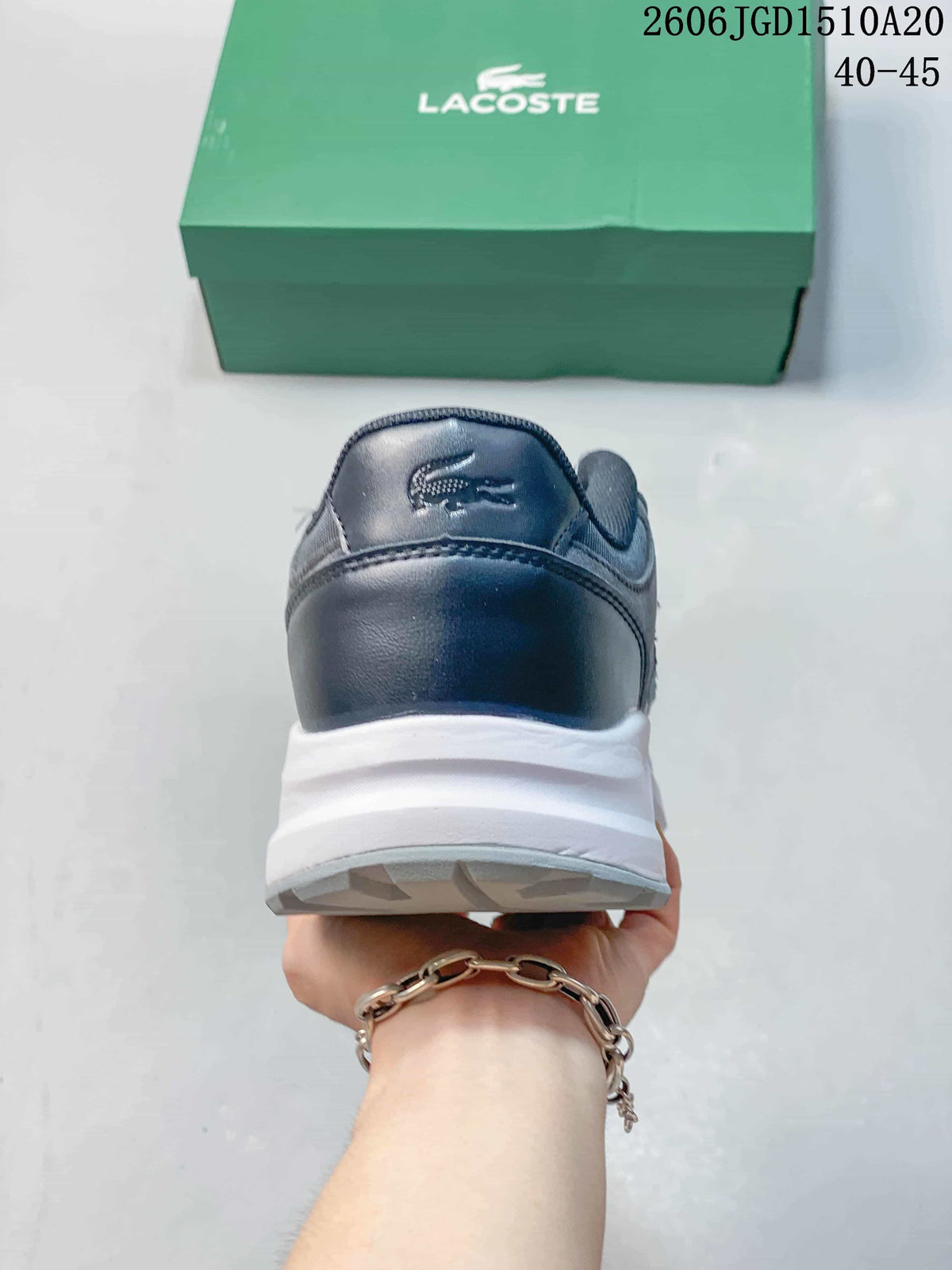 Lacoste 611140ASEQQ Grey and Navy Low-Top Sneakers
