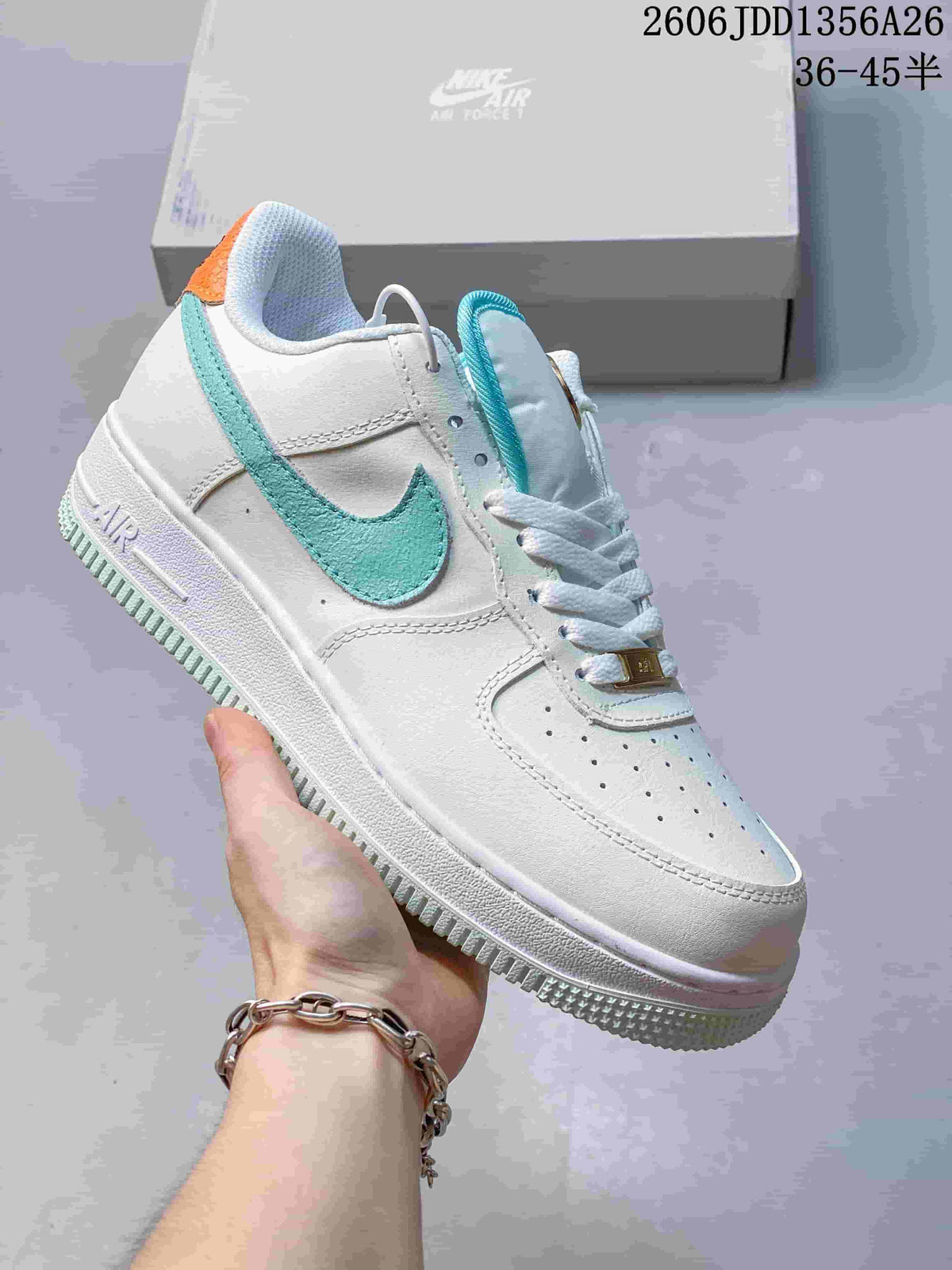 Nike Air Force 1 ’07 Low-Top Sneakers
