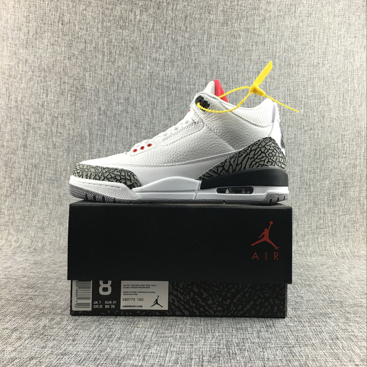 Jordan 3 sneaker displayed on its box; box label shows EUR 41