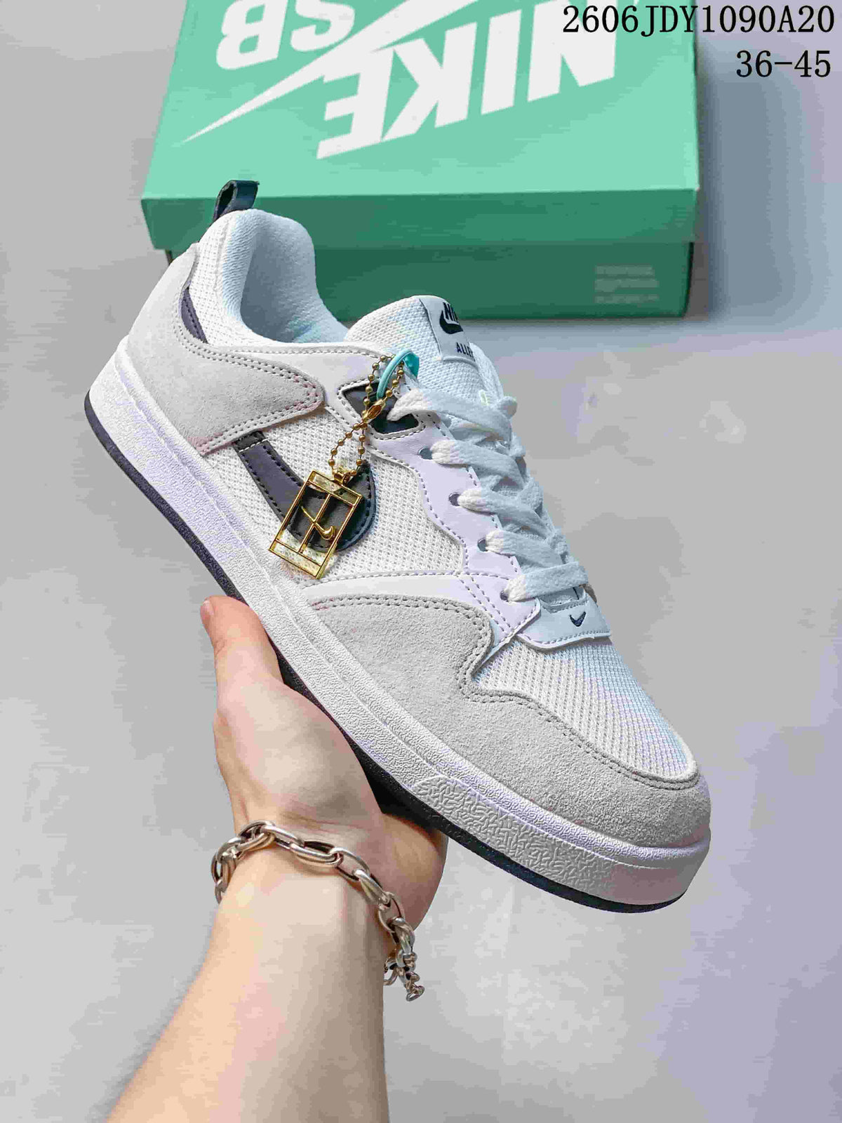 Nike SB Alleyoop Low-Top Skate Shoes White and Grey