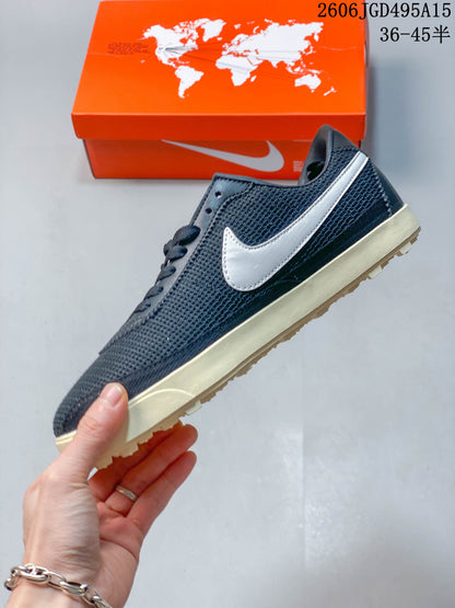 Nike Astro Grabber Low-Top Sneakers IQ7611-001