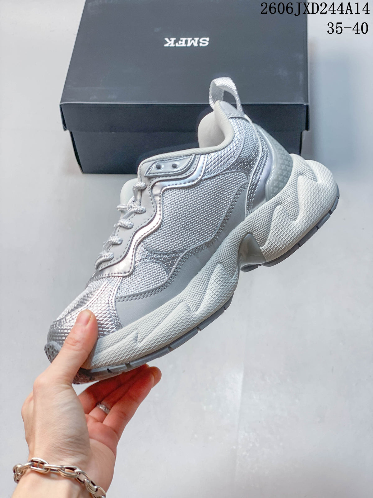 SMFK Future Ripple Low-Top Sneakers in Silver and White