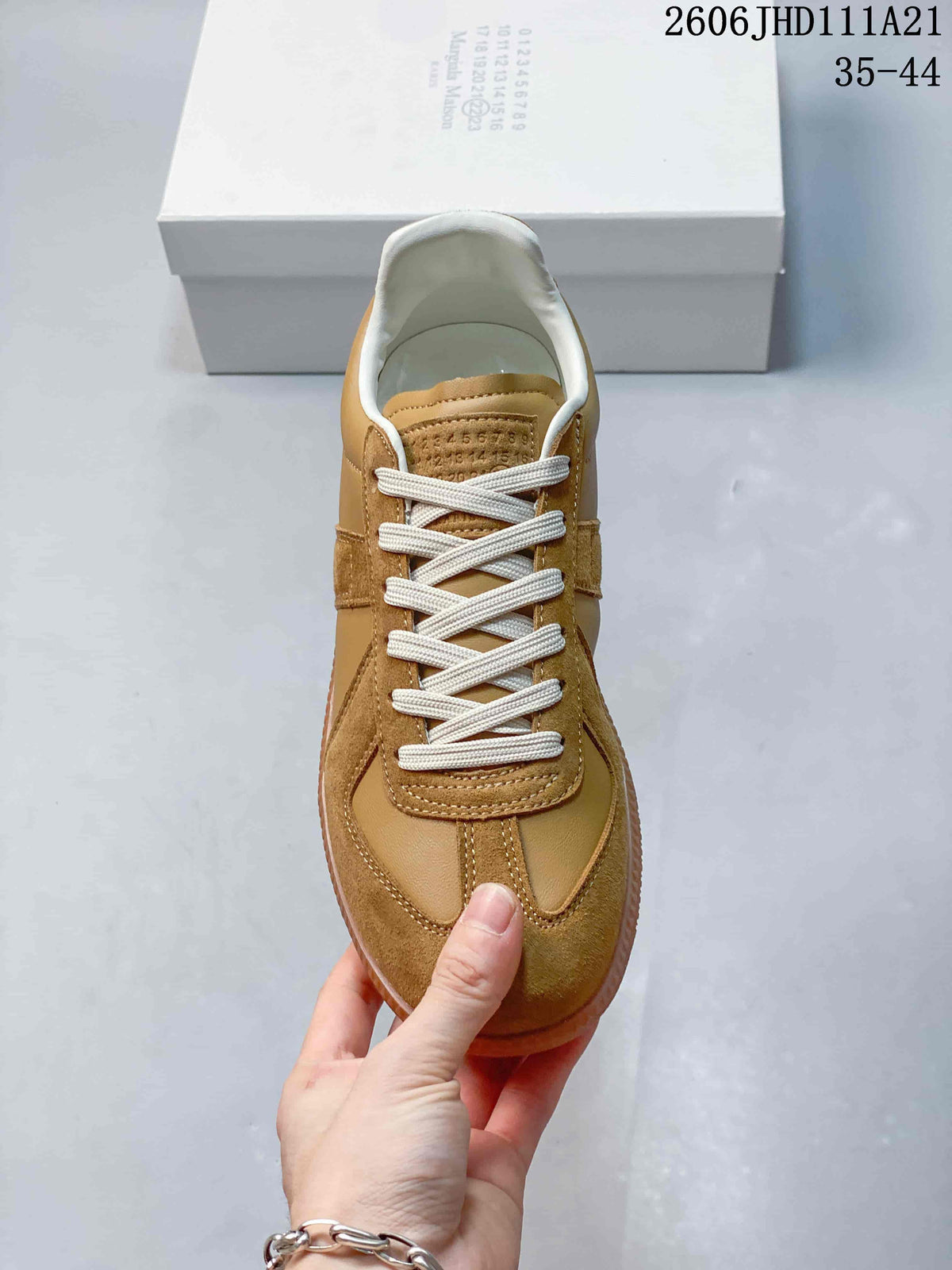 Maison Margiela Replica Low-Top Sneakers in Tan