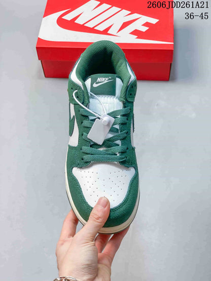 Nike Dunk Low Green and White Sneakers 06JDD261A21