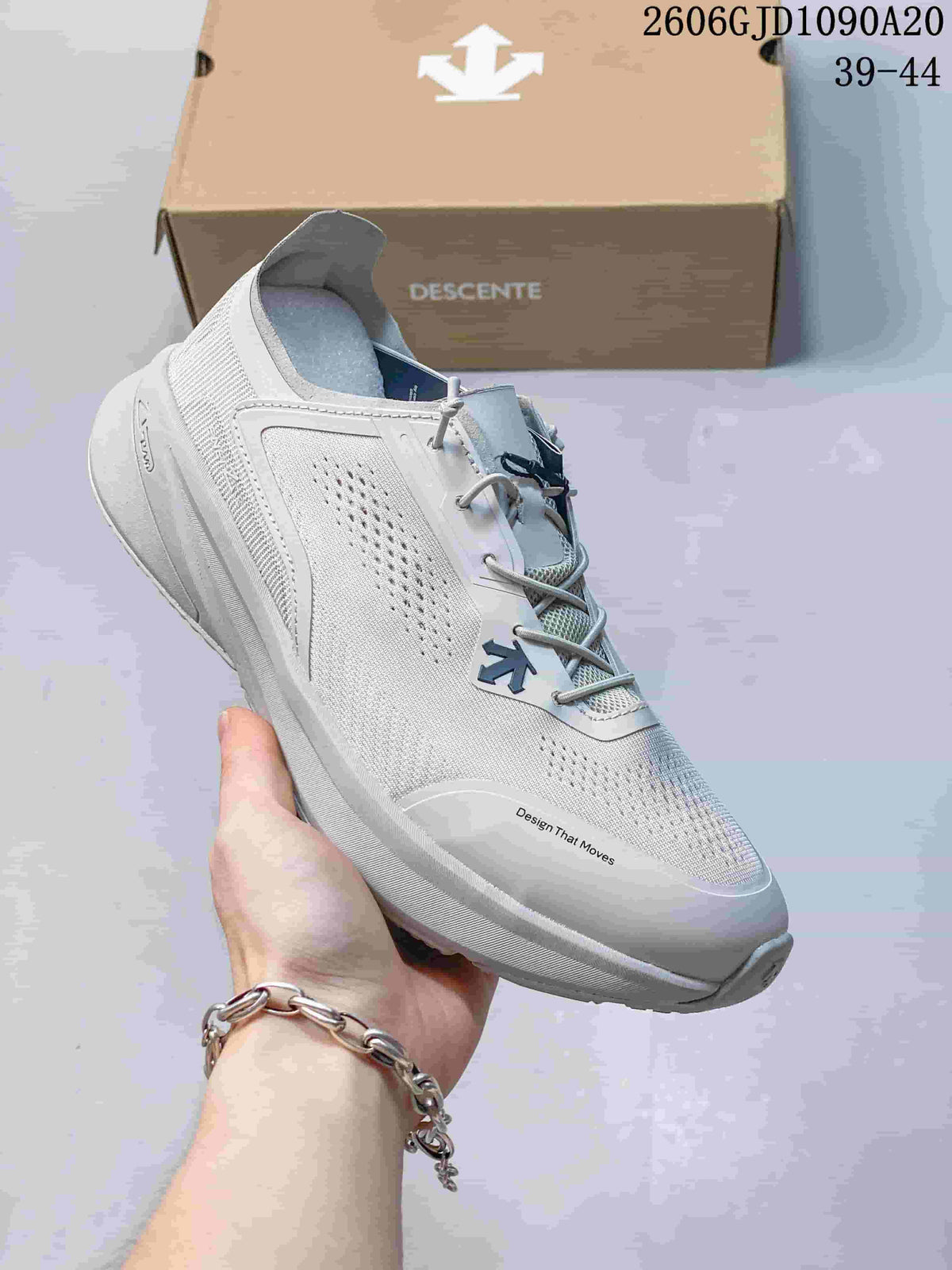Descente Lavitate 3.0 Wire Low-Top Running Shoes, White