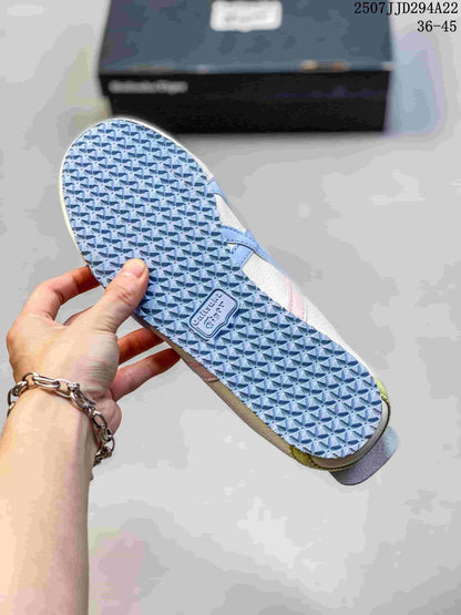 Onitsuka Tiger Mexico 66 Deluxe Sneakers in Cream and Blue
