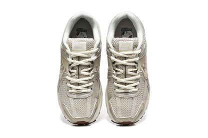 Nike Zoom Vomero 5 Sneakers in Neutral Beige