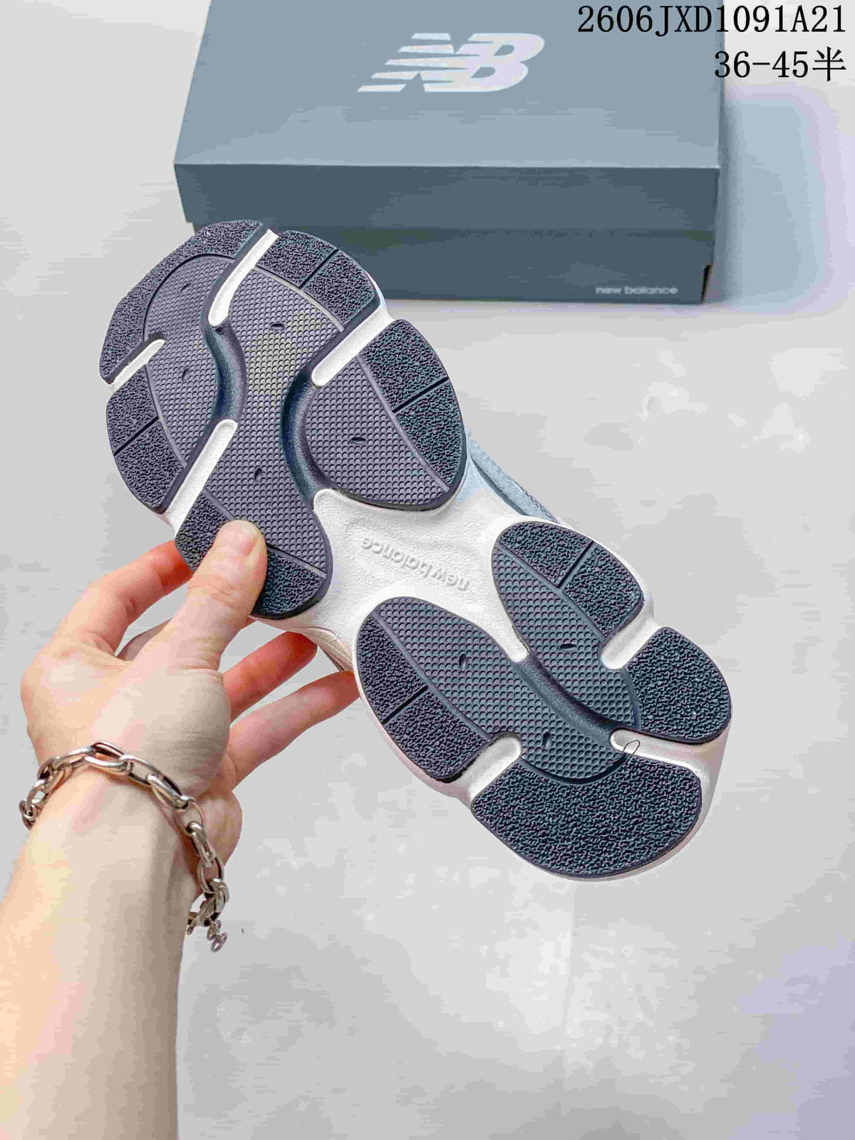 New Balance W603 Gray and White Running Sneakers
