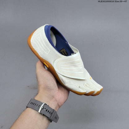 Vibram FiveFingers Groundsplay Training Shoes, White and Gum