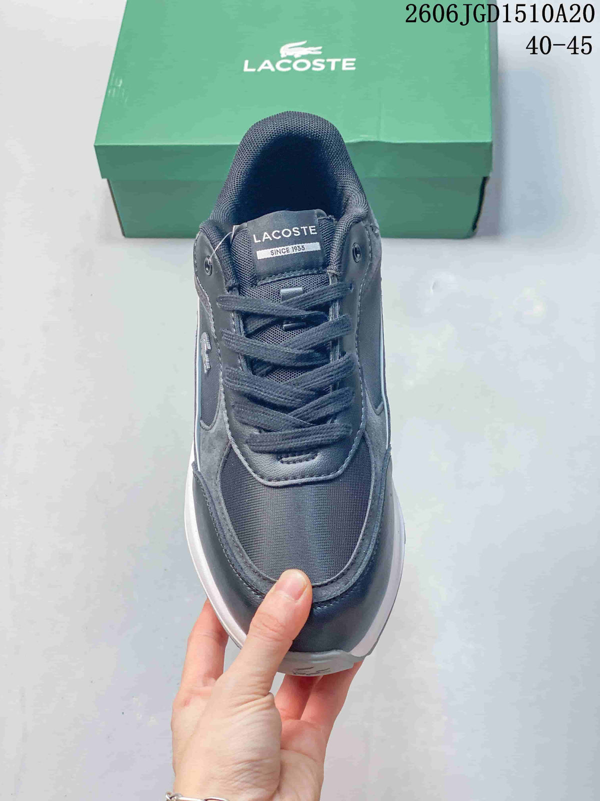 Lacoste 611140ASEQQ Grey and Navy Low-Top Sneakers