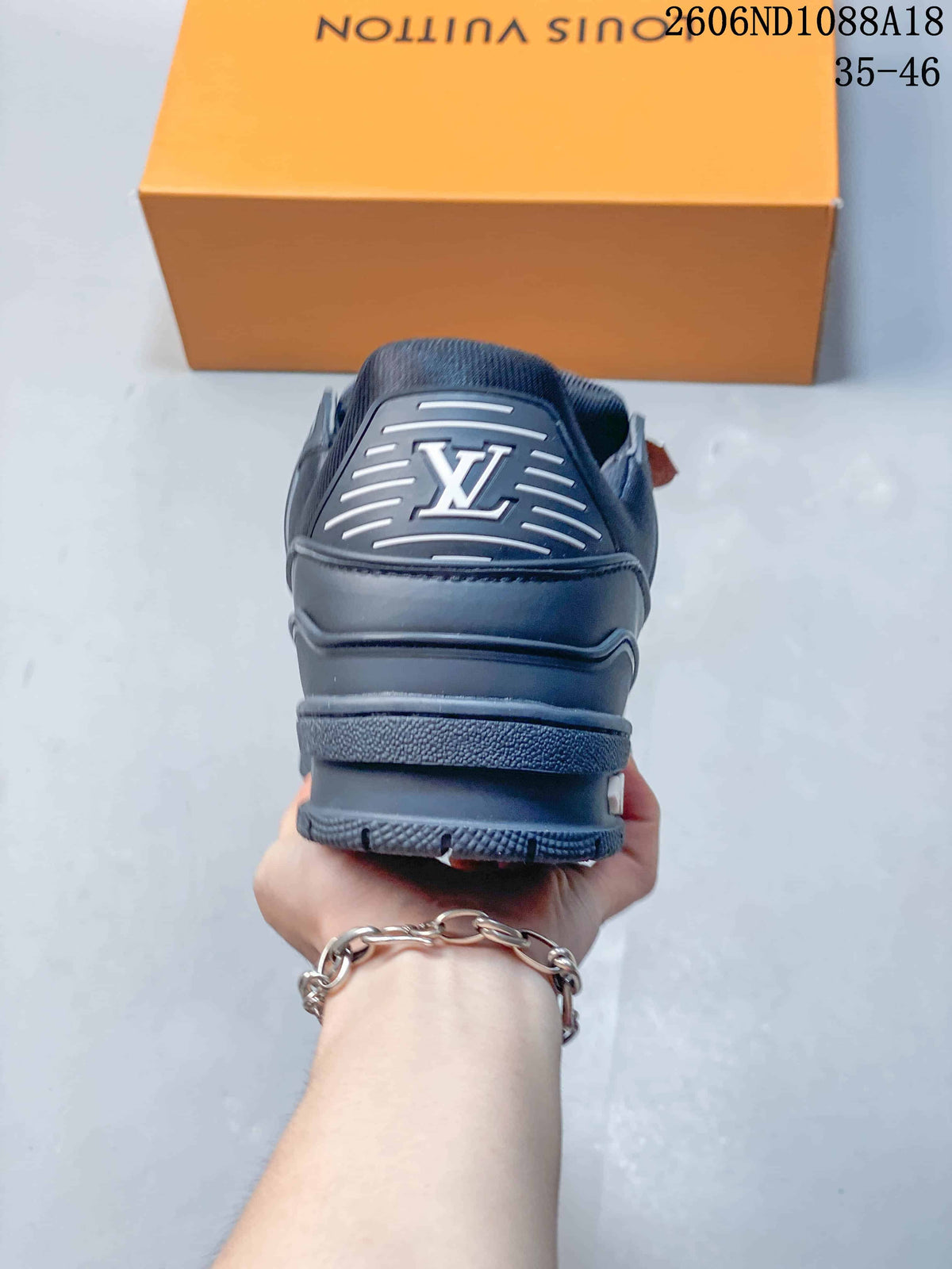 Louis Vuitton Trainer Low-Top Sneakers in Navy