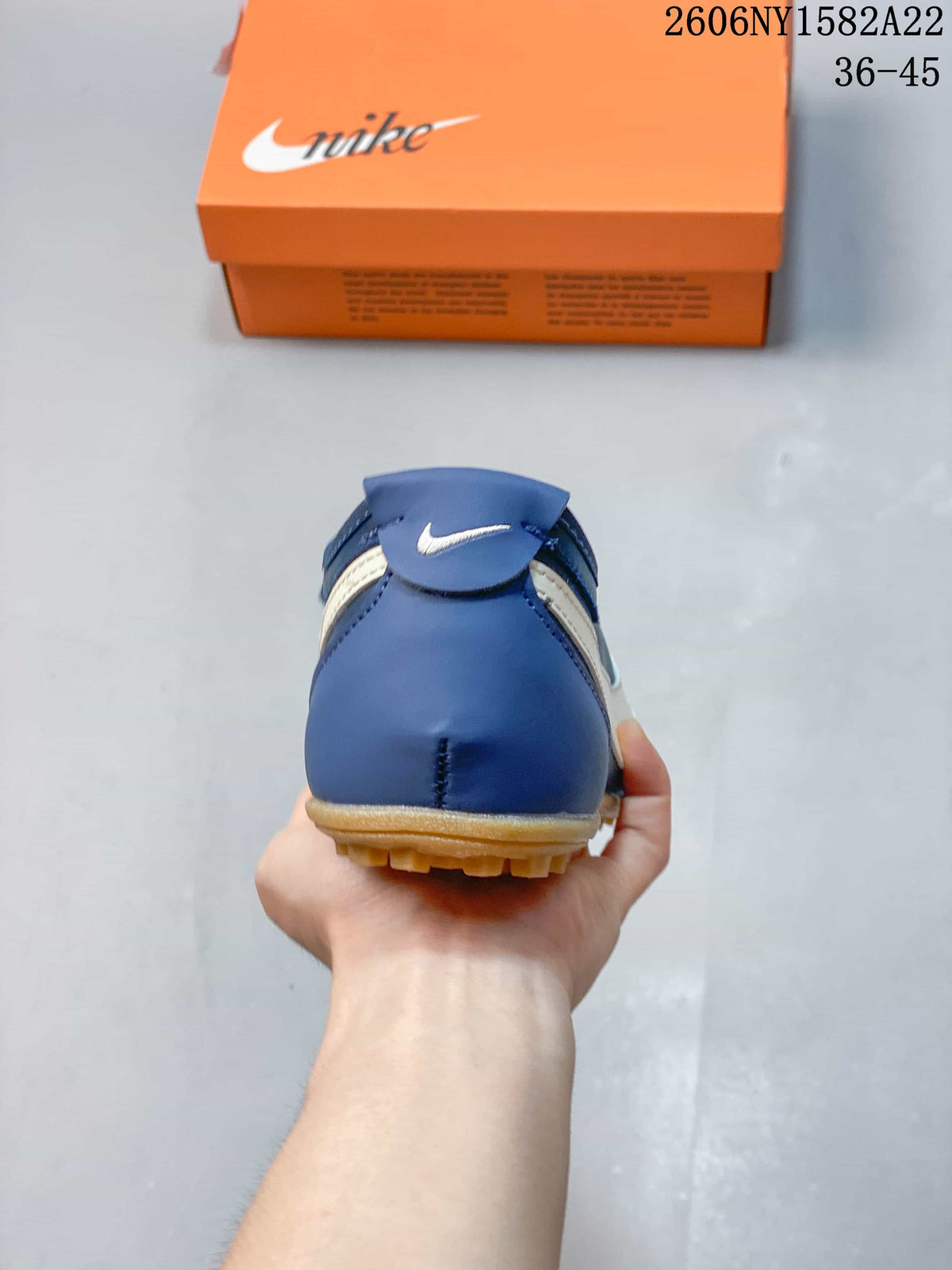 Nike Moon Shoe OG Summit Low-Top Sneakers IW0955-100