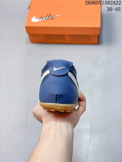 Nike Moon Shoe OG Summit Low-Top Sneakers IW0955-100