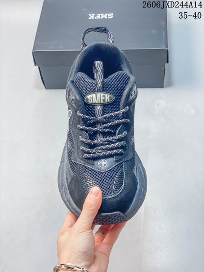SMFK Future Ripple Low-Top Sneakers in Black and Gray