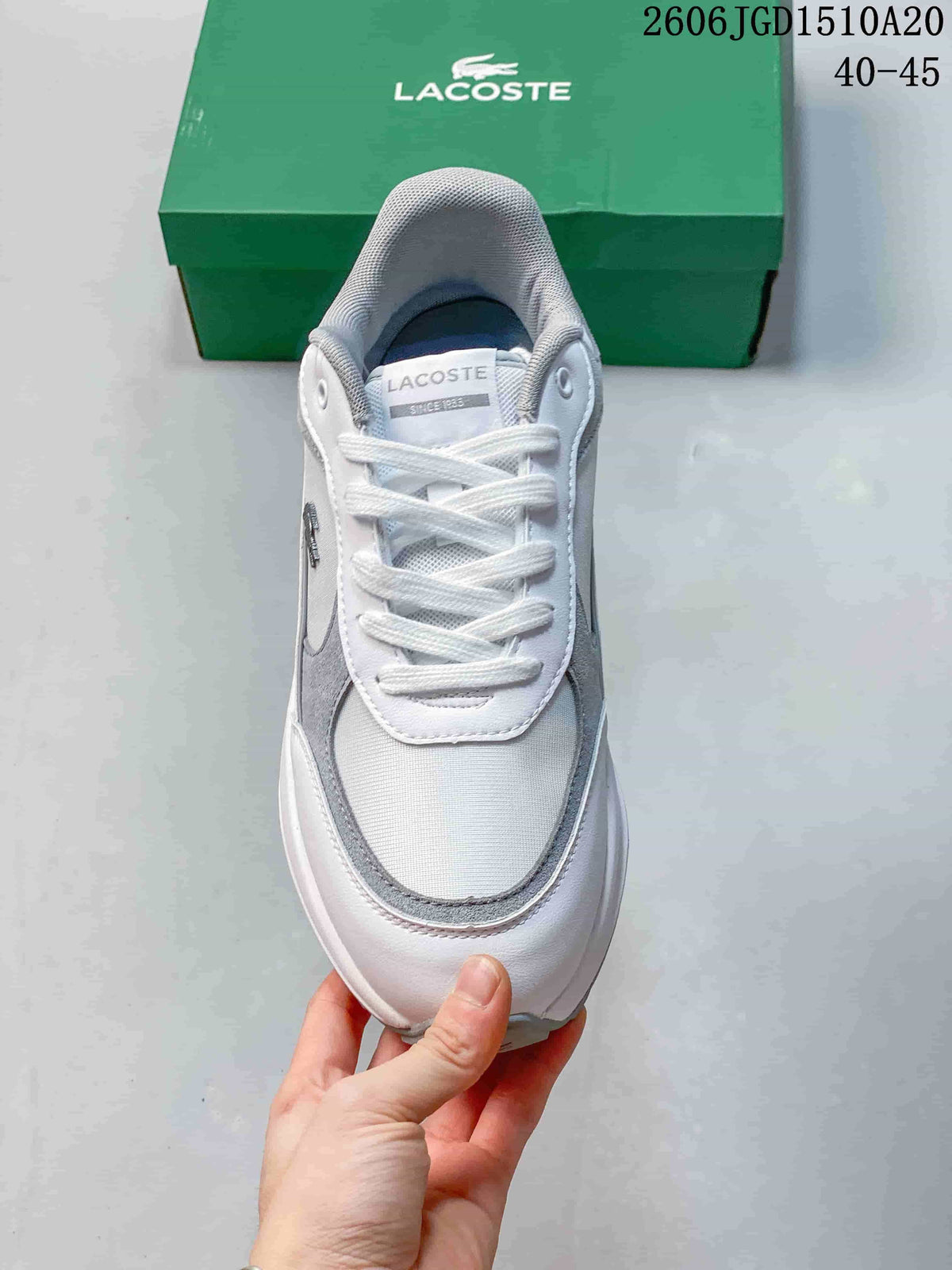 Lacoste 611140ASEQQ White and Grey Low-Top Sneakers