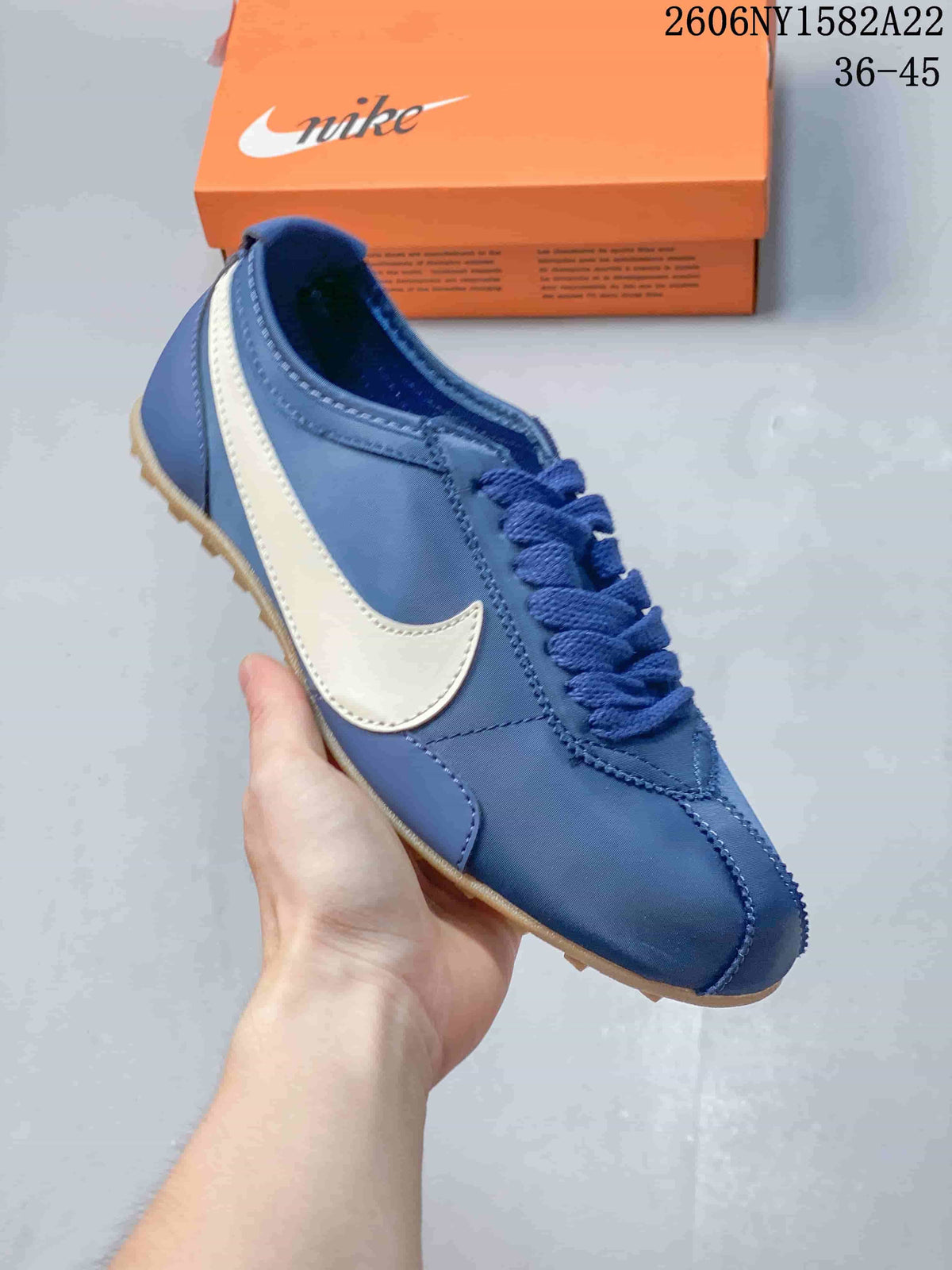 Nike Moon Shoe OG Summit Low-Top Sneakers IW0955-100