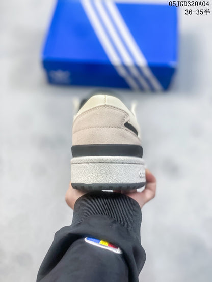 Adidas Originals Forum 84 Low Sneakers in Cream and Black
