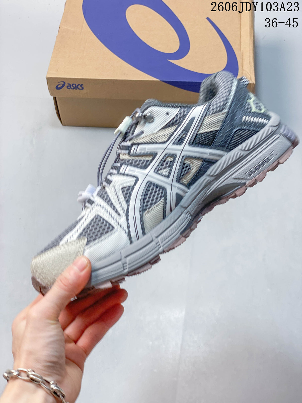 ASICS Gel-Kahana 8 Trail Sneakers in Grey