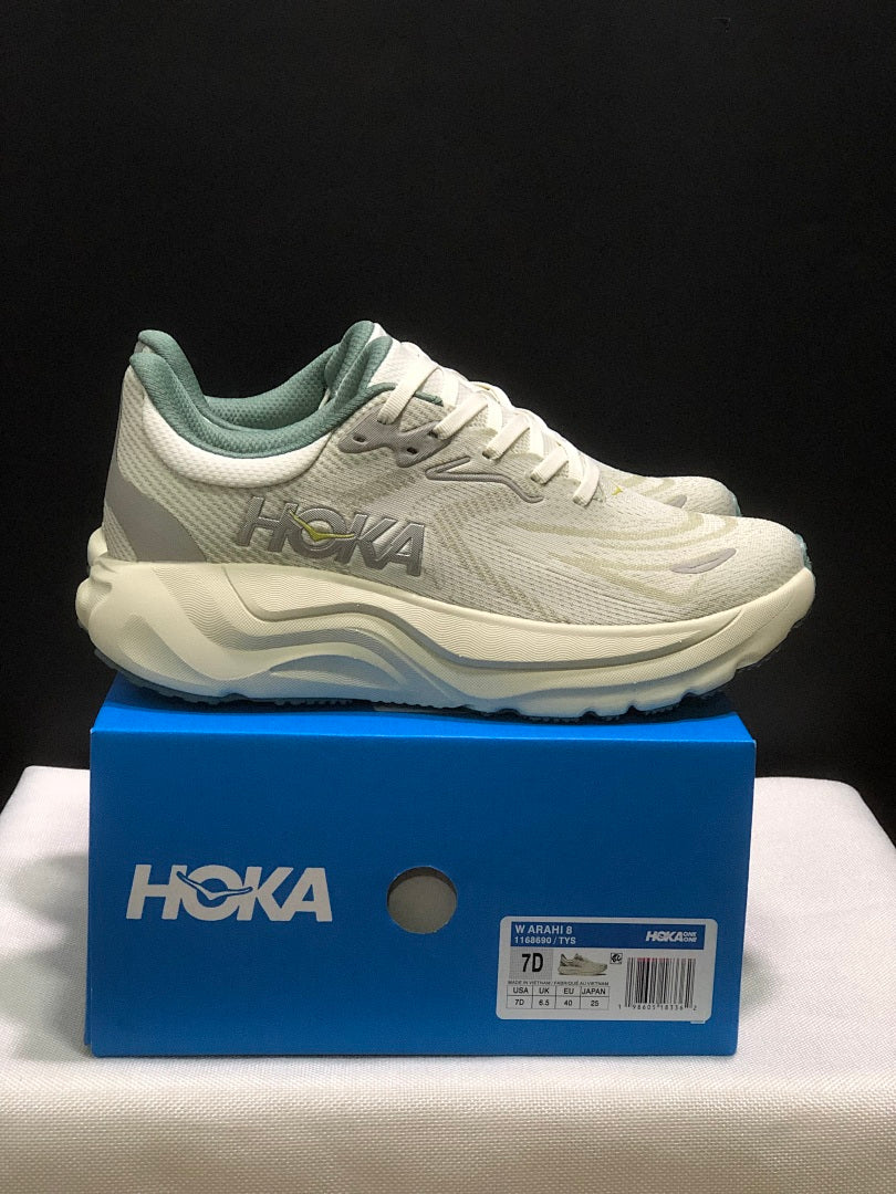 HOKA Arahi 8 Running Shoes in Cream and Sage