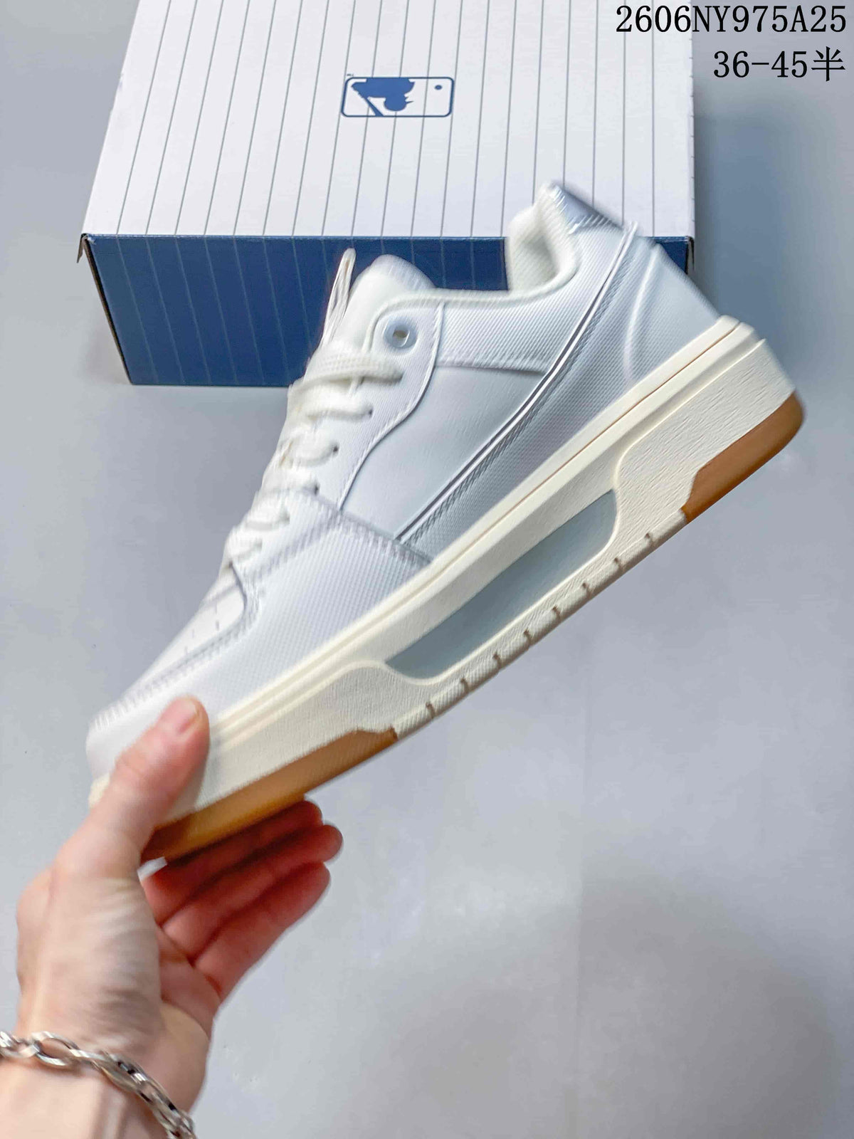MLB Chunky Liner White Low-Top Sneakers 3ASXCA12N
