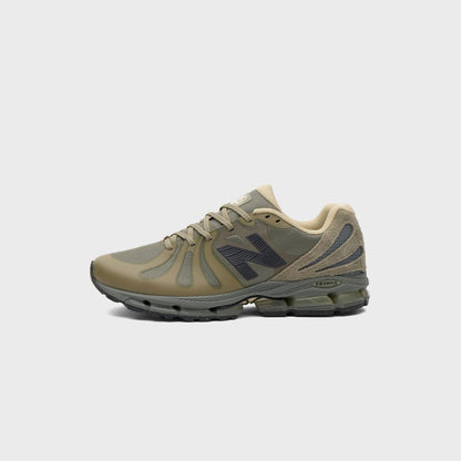 New Balance x Stone Island ABZORB 1890 - Deep Forest / Olive Green