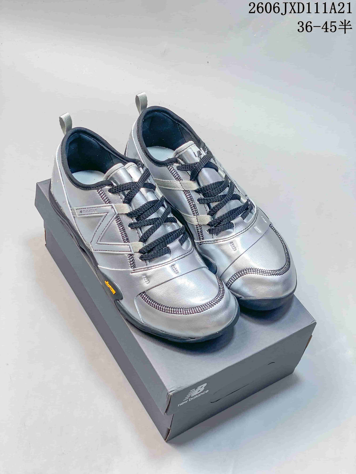 New Balance MT10OIY Silver Low-Top Sneakers