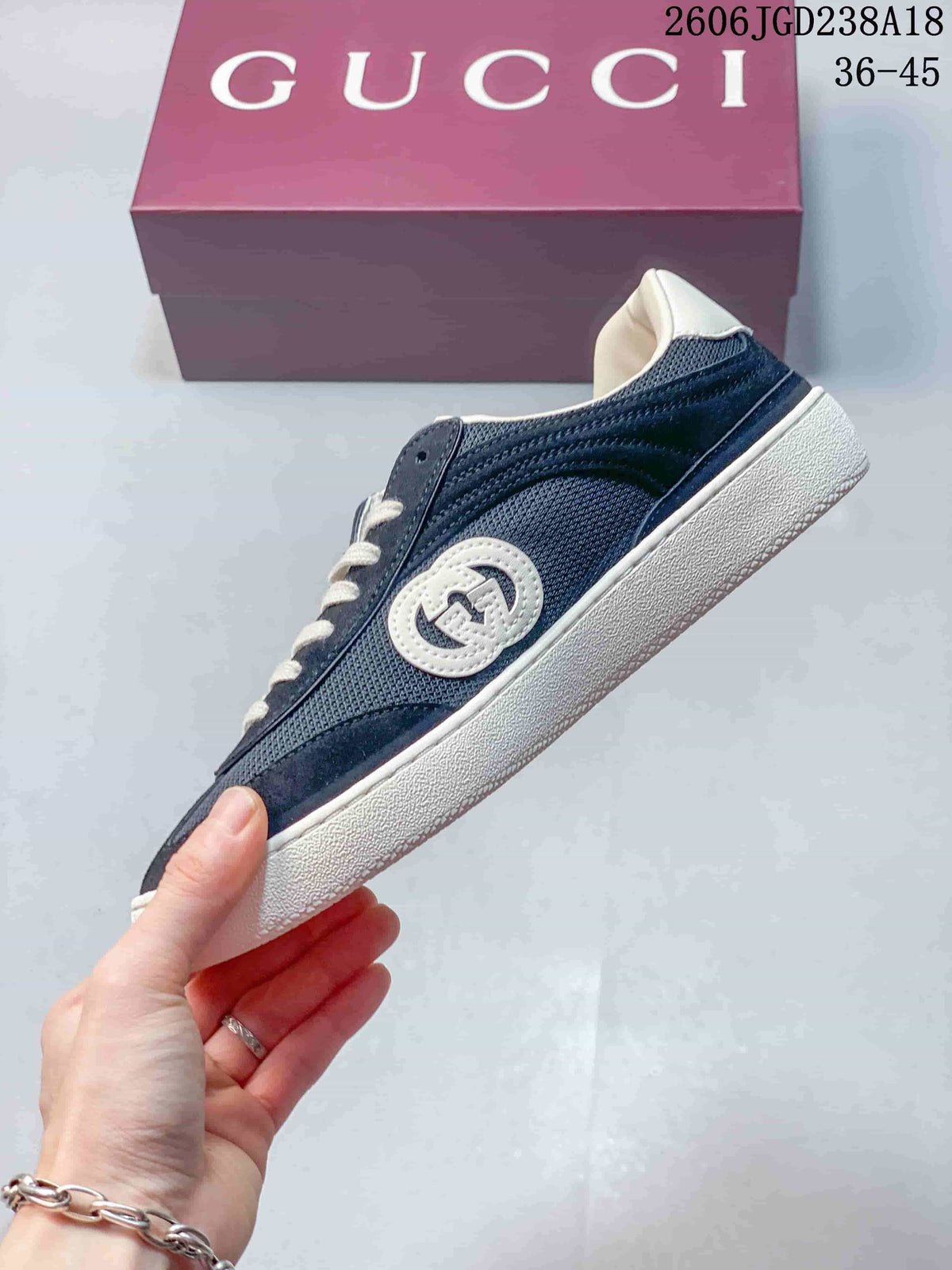 Gucci G75 Low-Top Sneakers in Navy and White