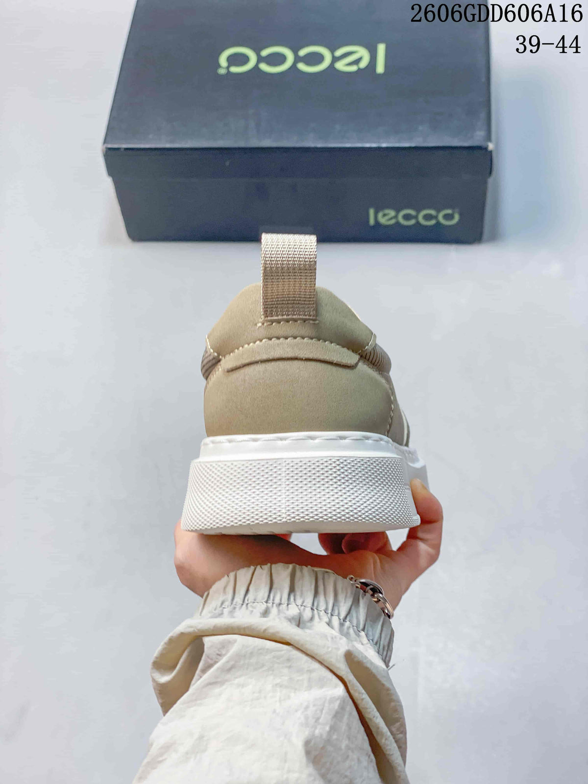 ECCO 621060 Slip-On Sneakers in Taupe