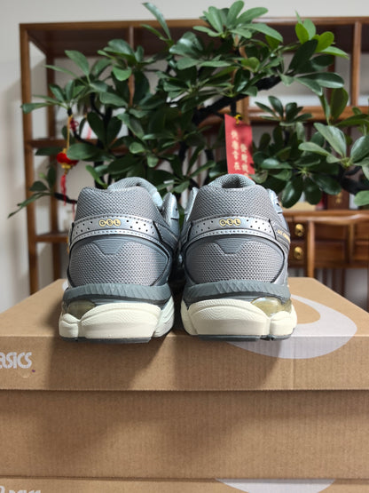 ASICS GEL-Cumulus 16 Grey Running Shoes