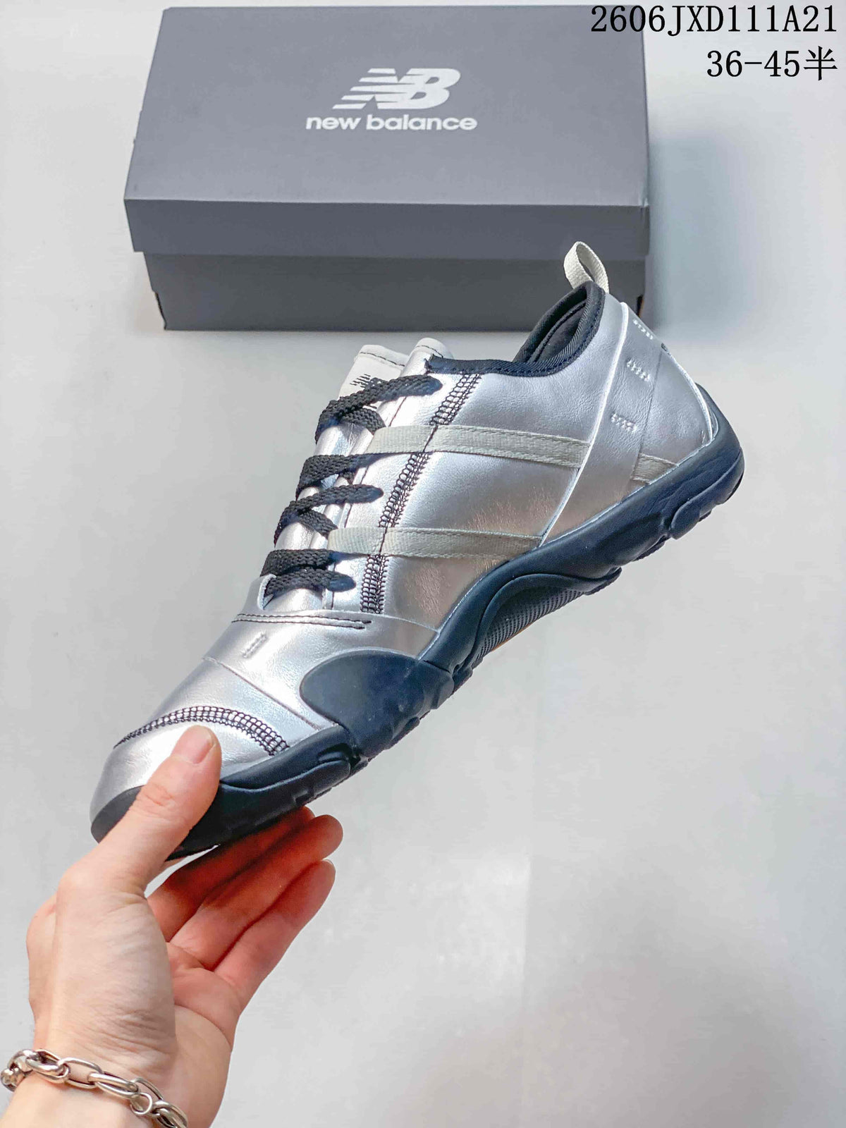 New Balance MT10OIY Silver Low-Top Sneakers