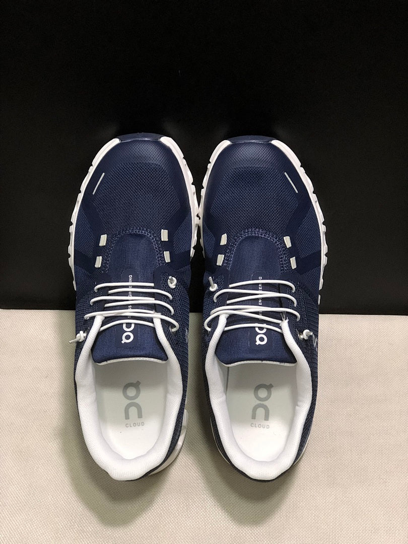 On Cloud 6 Sneakers in Navy and White
