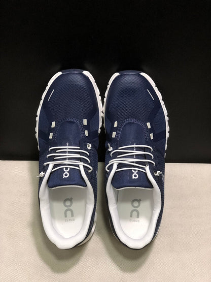 On Cloud 6 Sneakers in Navy and White