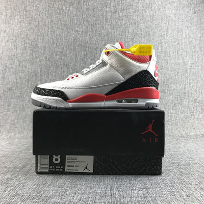 Side profile of the sneaker displayed on its box; the visible label shows EU 41, UK 7, and 26 cm.