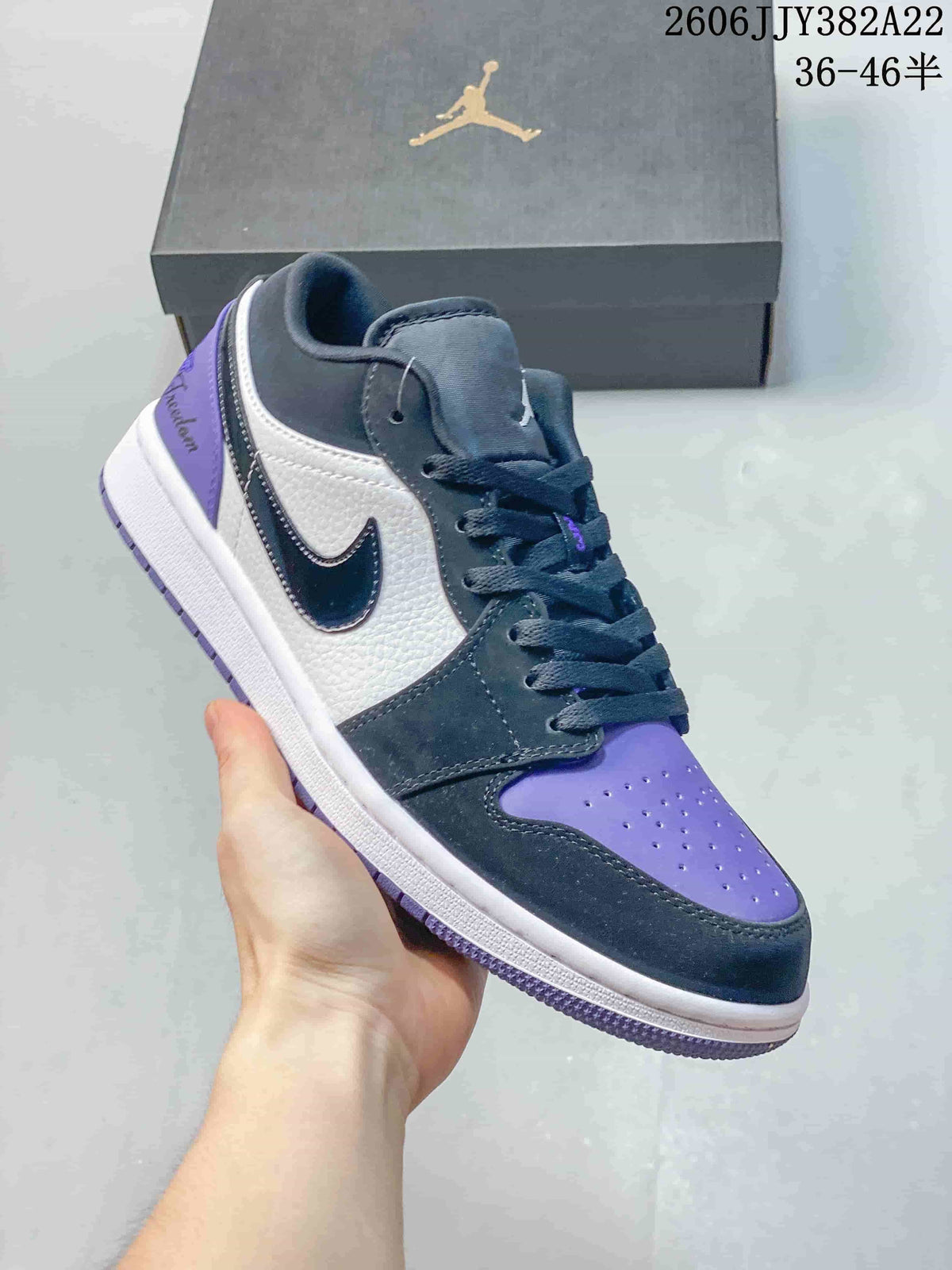 Jordan Air Jordan 1 Low Retro Sneakers