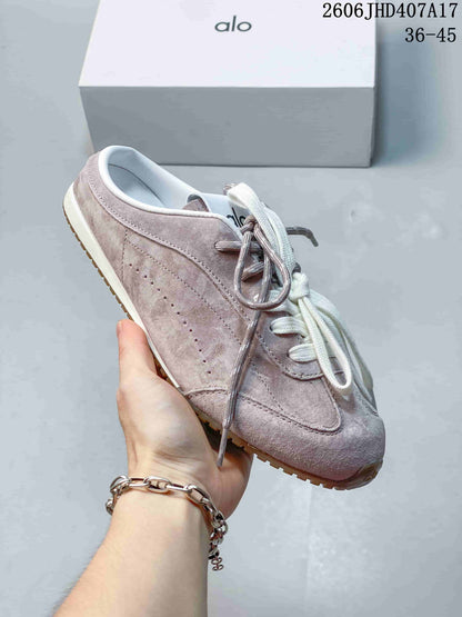 Alo Yoga Sunset Sneaker in Mauve