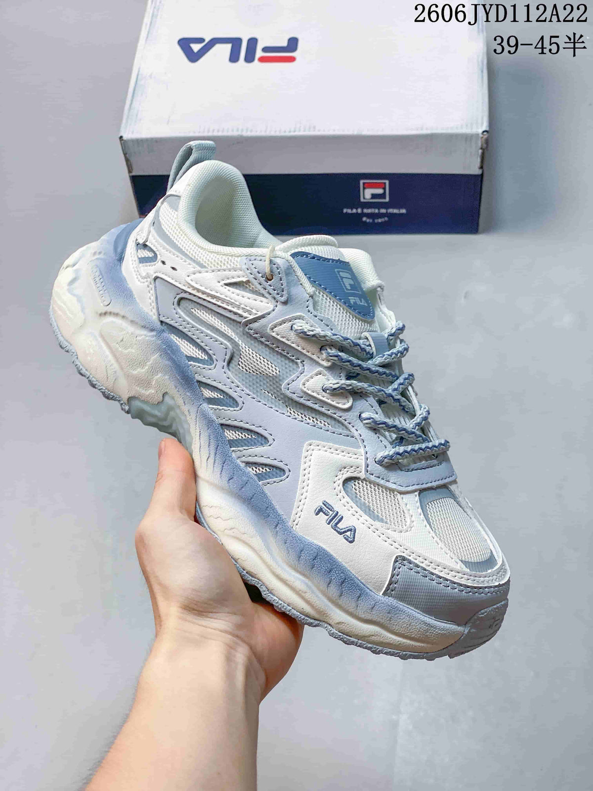FILA 612520ASUOI Retro Chunky Sneakers in White and Blue