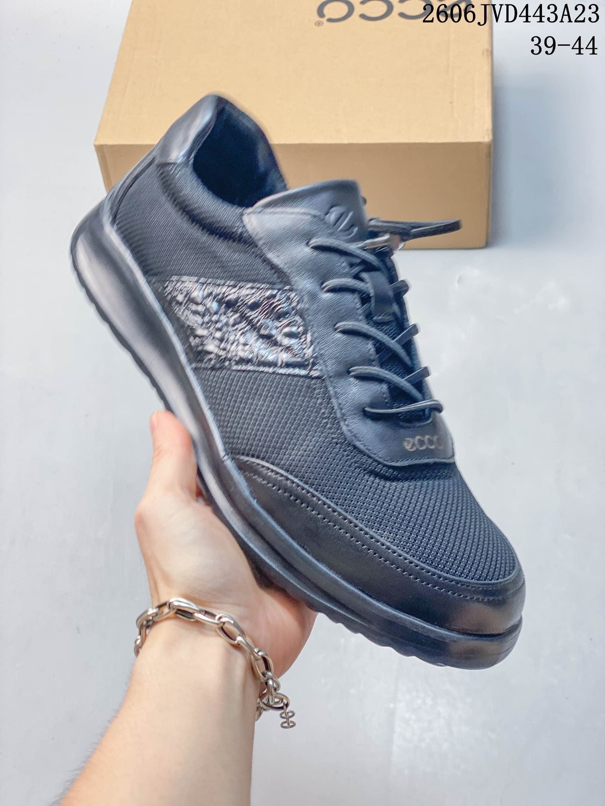 ECCO Men’s Navy Mesh Lace-Up Casual Sneakers