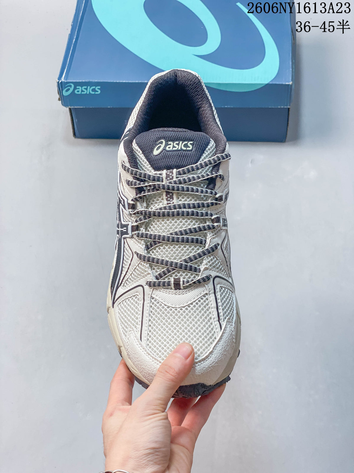 ASICS Gel-Kahana 8 Trail Running Shoes – Cream and Navy