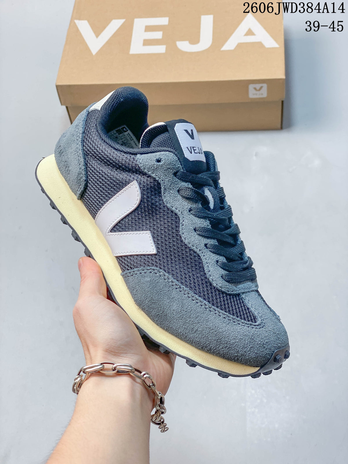 VEJA Esplar Retro-Style Sneakers in Navy and Grey
