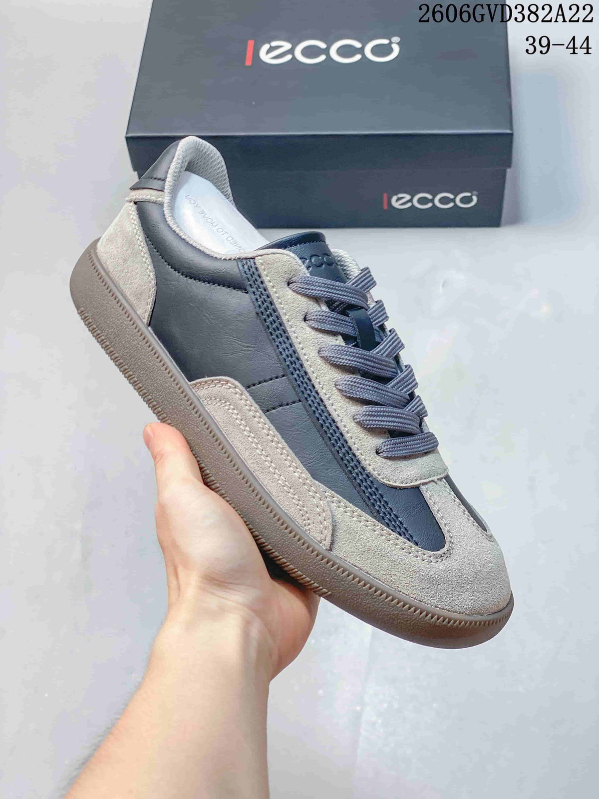 ECCO Men's Casual Lace-Up Sneakers, Gray and Navy, 2606GVD382A22