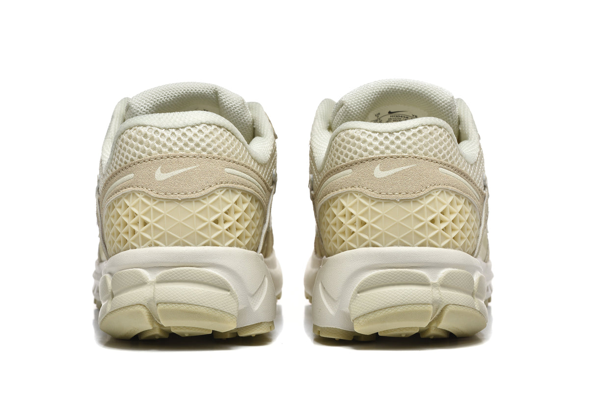 Nike Zoom Vomero 5 Sneakers in Beige and White