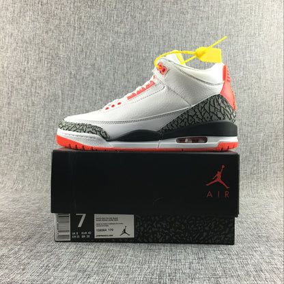Jordan 3 sneaker displayed on its box; label shows EUR 40, UK 6, and style code 136064 170.