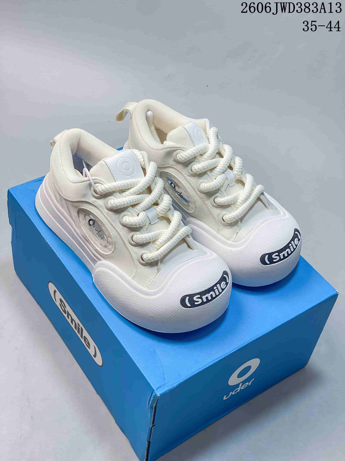 Ocai 002 Smile White Low-Top Lace-Up Sneakers