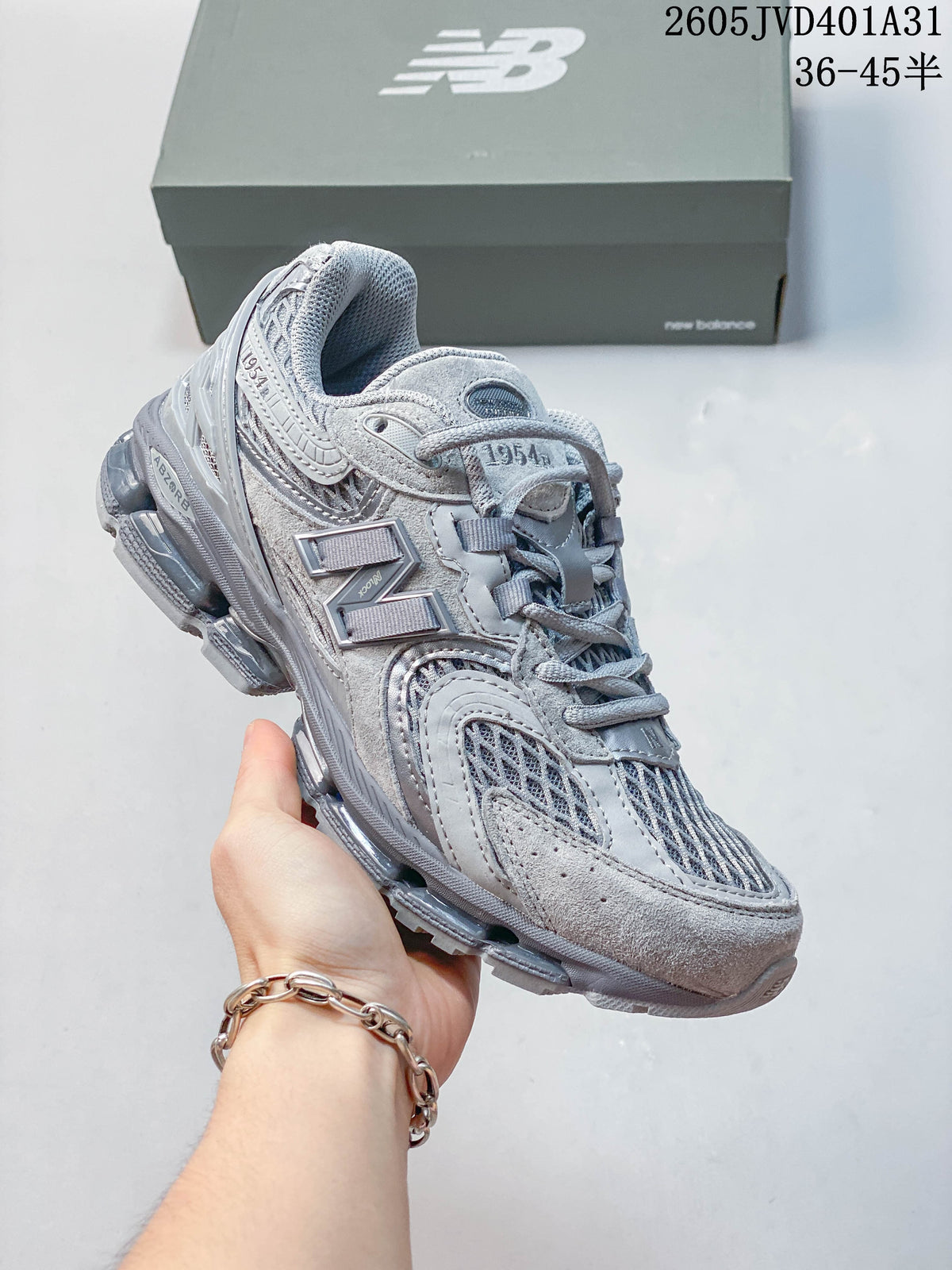 New Balance 997 Sneakers in Gray